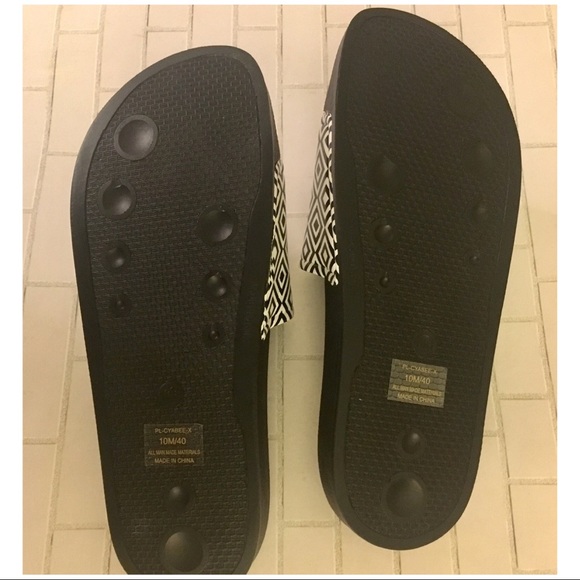 BCBG Sandals (Size 10) NWOT - Picture 3 of 7